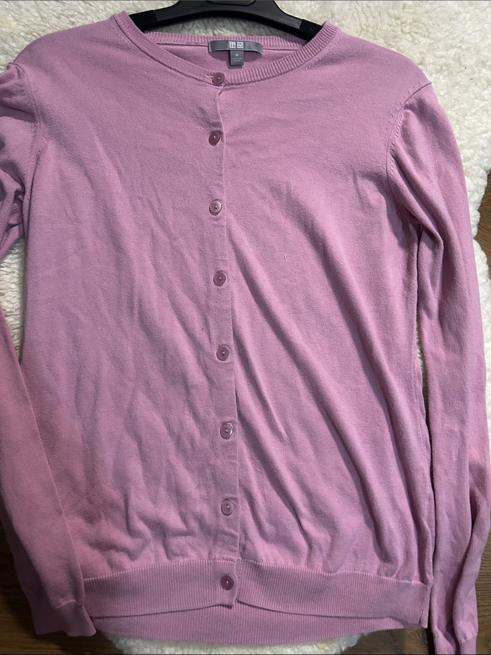 Uniqlo medium 18” Ptp 21” length
